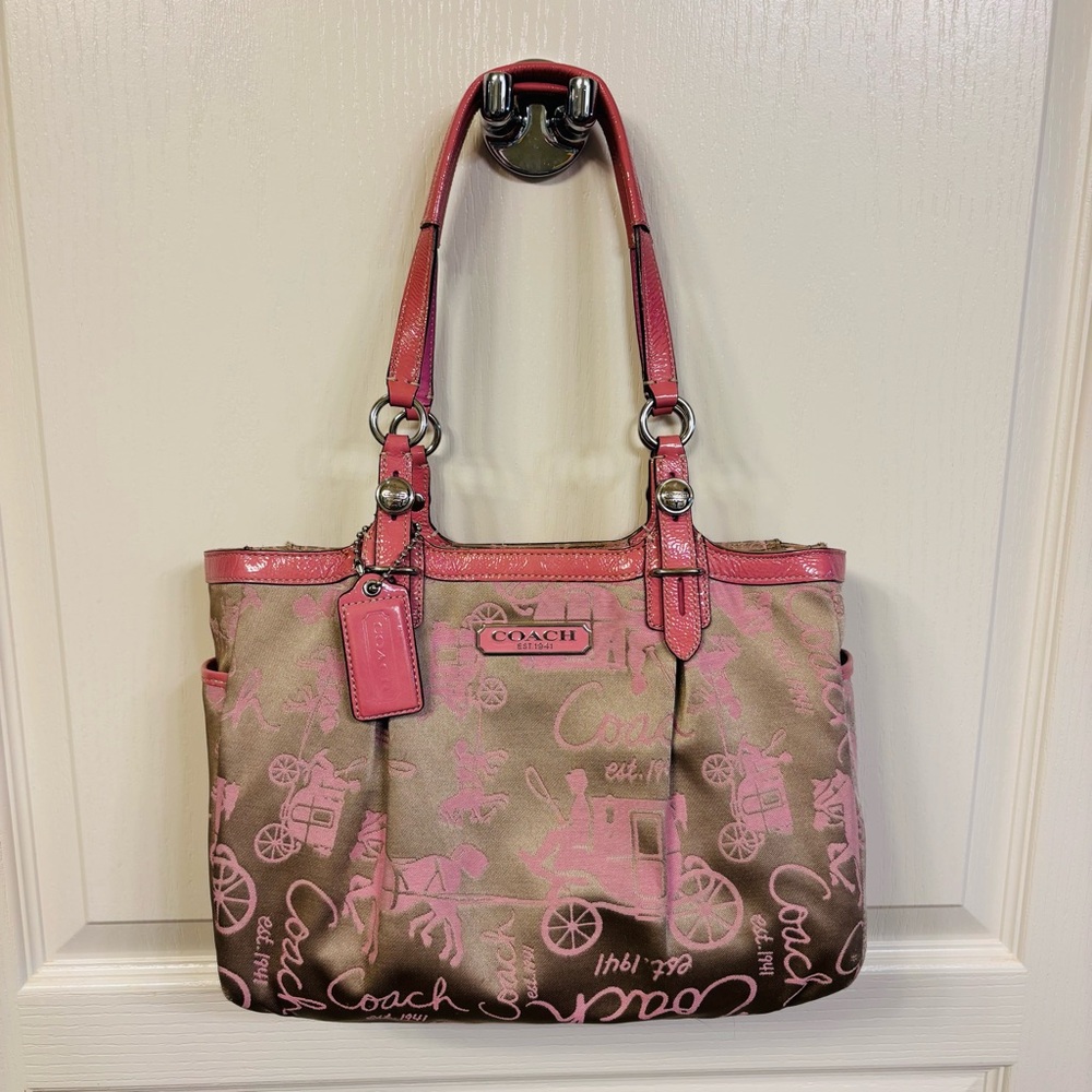 Coach signature Gallery East West Horse & Carriage  in pink F15144 - Picture 16 of 16